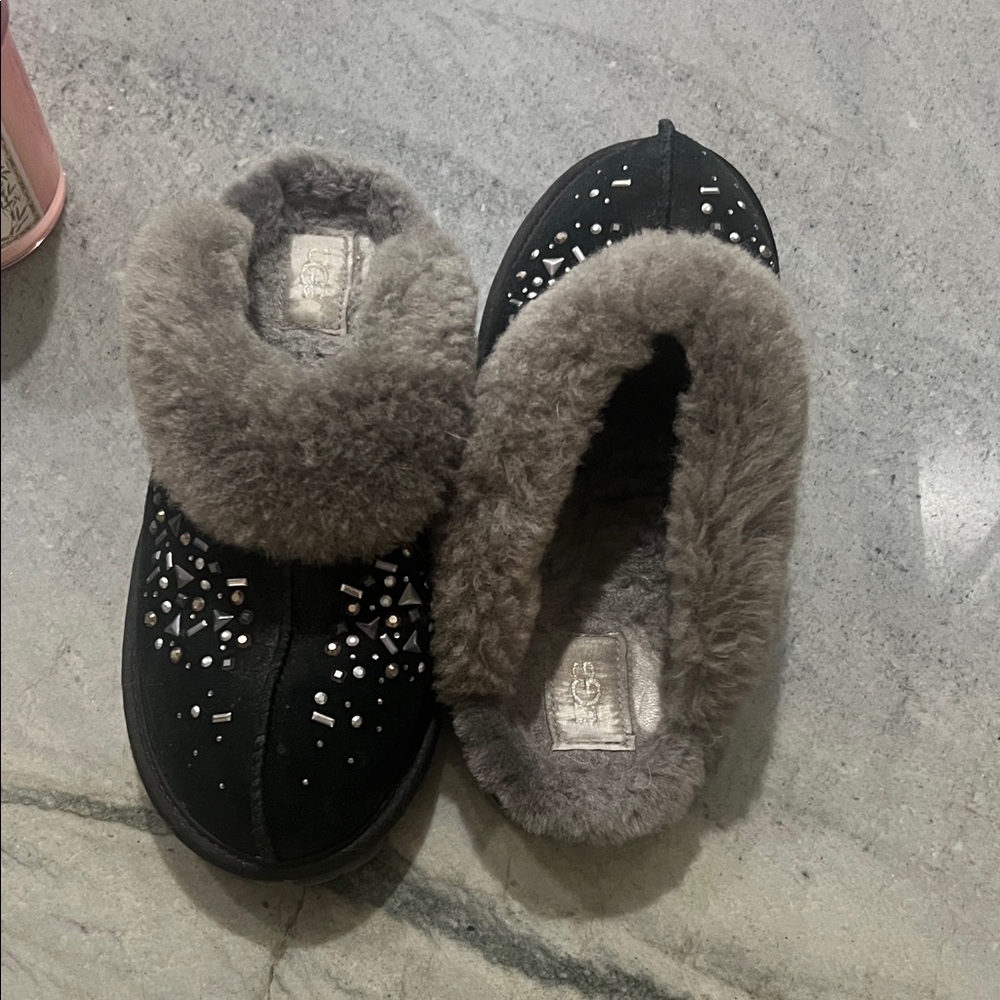 UGG Women's Black Slippers with Gray Fur